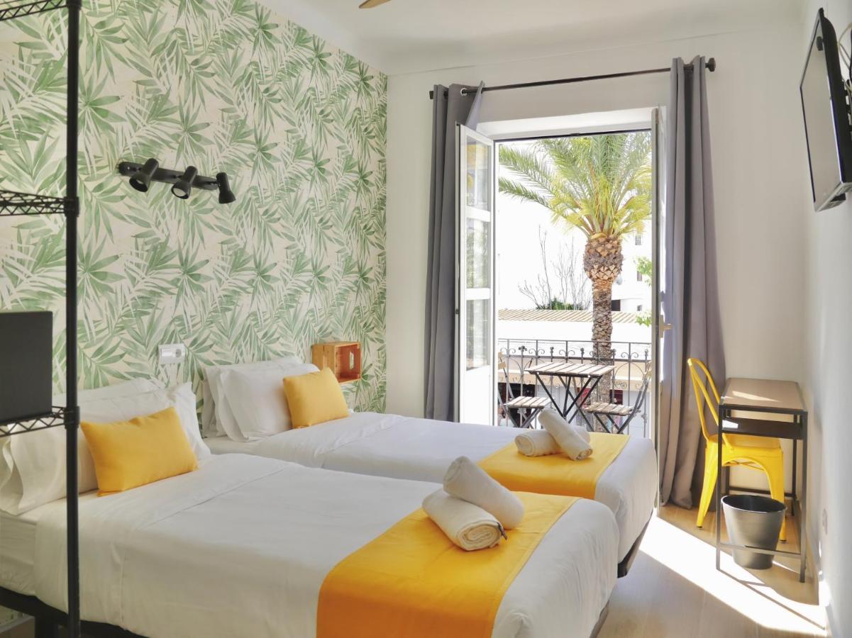 Nanit Rooms Ibiza Hostal Santa Eularia des Riu Eksteriør bilde