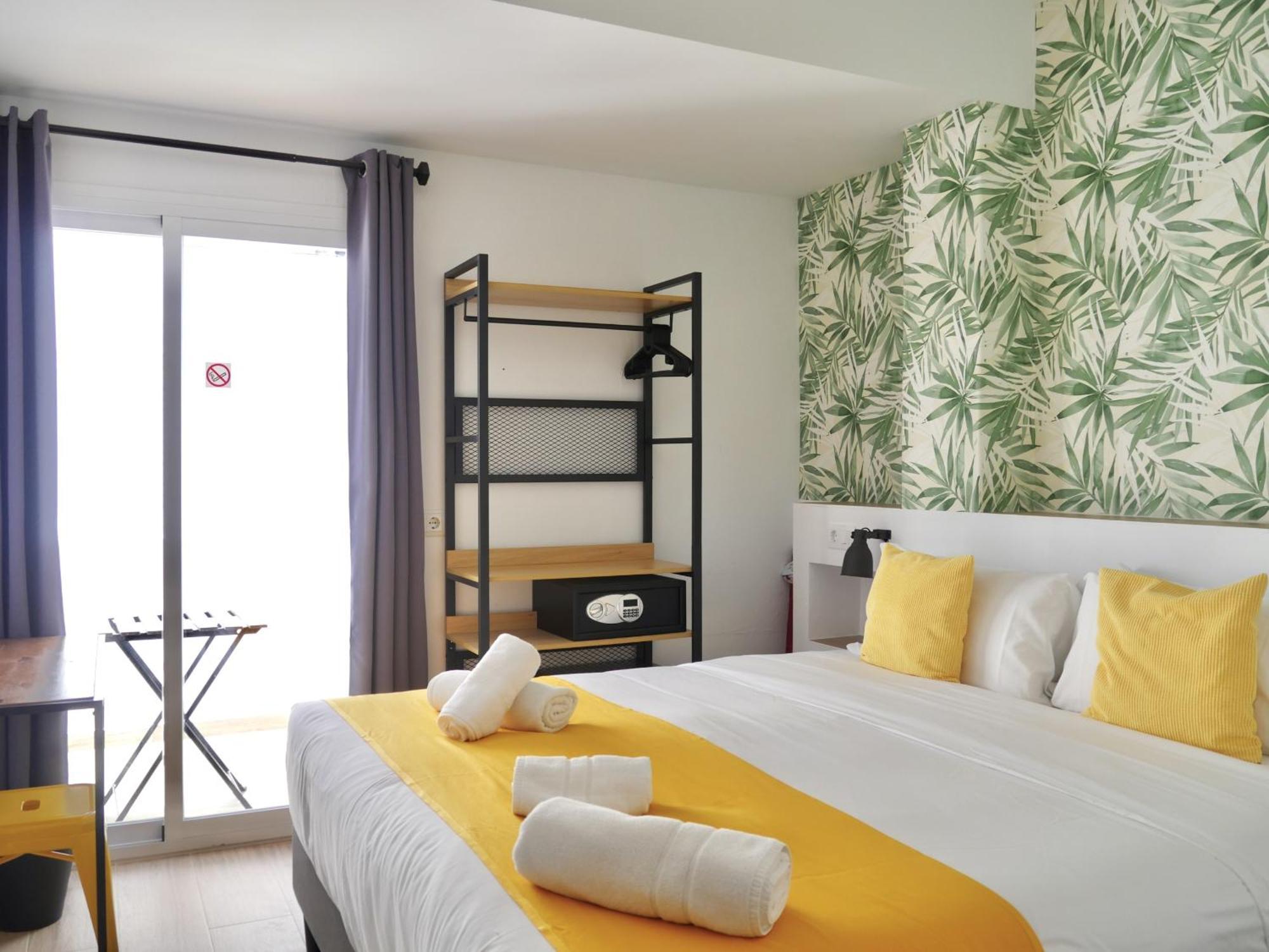 Nanit Rooms Ibiza Hostal Santa Eularia des Riu Rom bilde
